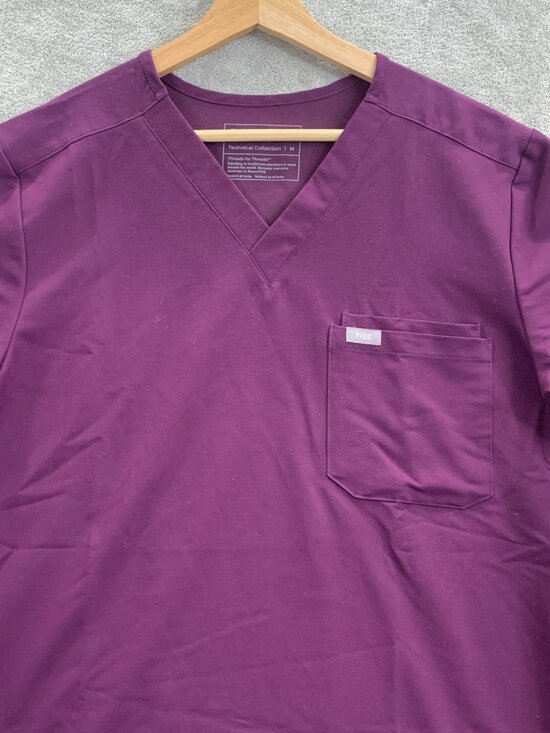 Figs Scrub Top Mens Medium Leon Two Pocket Deep Purple Style FM1500 Medical RN - Picture 4 of 7